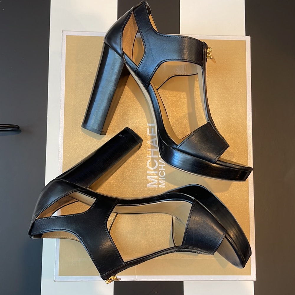 Michael Kors Berkley Sandal Women’s shoes Leather black size 8